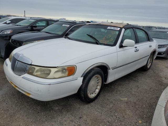 1LNHM81W11Y606933 - 2001 LINCOLN TOWN CAR EXECUTIVE WHITE photo 1