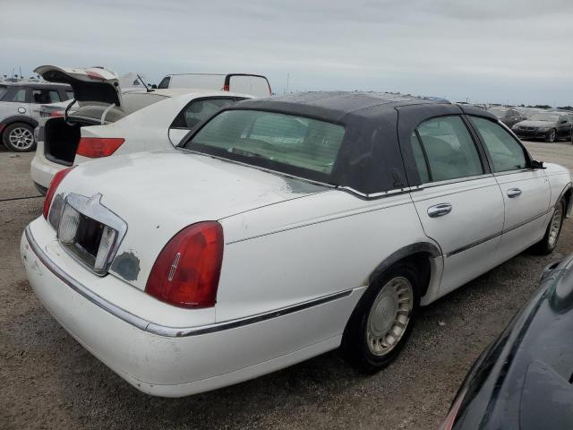 1LNHM81W11Y606933 - 2001 LINCOLN TOWN CAR EXECUTIVE WHITE photo 3