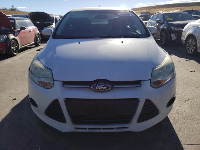 1FADP3F22EL392692 - 2014 FORD FOCUS SE WHITE photo 5