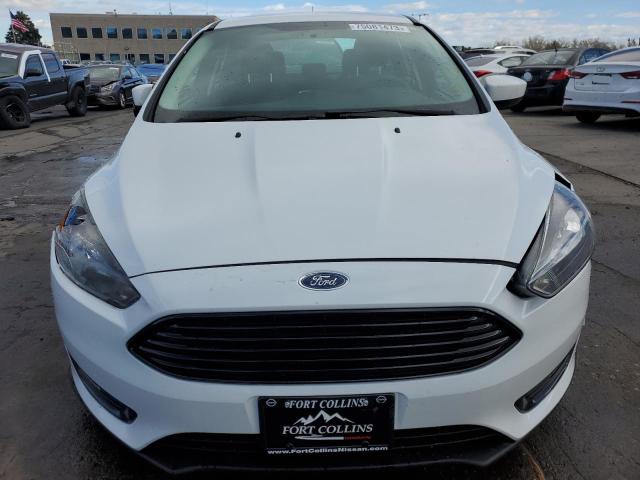 1FADP3FE5JL287309 - 2018 FORD FOCUS SE WHITE photo 5