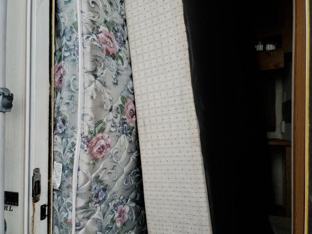 4YDF338264D510535 - 2004 KEYSTONE MONTANA 双色 照片 6