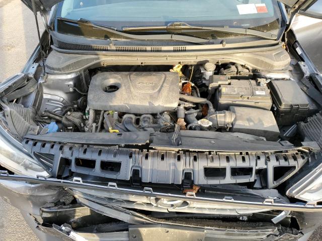 3KPC24A3XJE032843 - 2018 HYUNDAI ACCENT SE GRAY photo 11