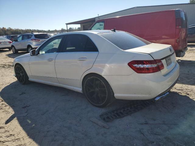 WDDHF9AB6AA130484 - 2010 MERCEDES-BENZ E 550 4MATIC WHITE photo 2