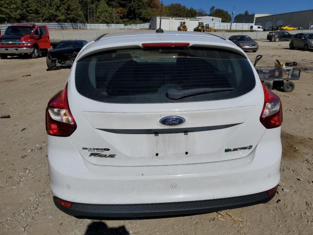 1FADP3R44EL345158 - 2014 FORD FOCUS BEV WHITE photo 6