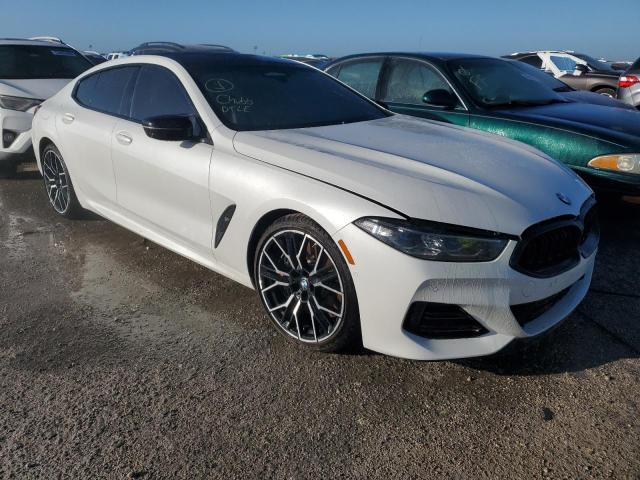 WBAGV8C06RCR92096 - 2024 BMW M850XI WHITE photo 4