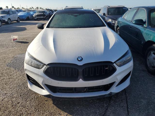 WBAGV8C06RCR92096 - 2024 BMW M850XI WHITE photo 5