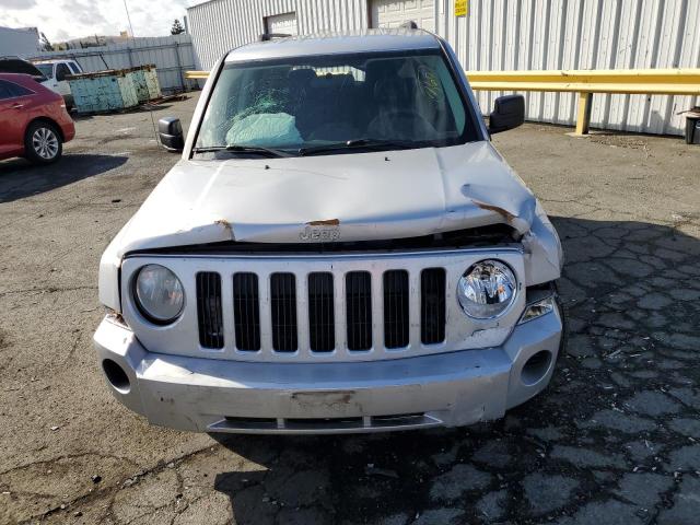 1J4FT28B59D146445 - 2009 JEEP PATRIOT SPORT SILVER photo 5