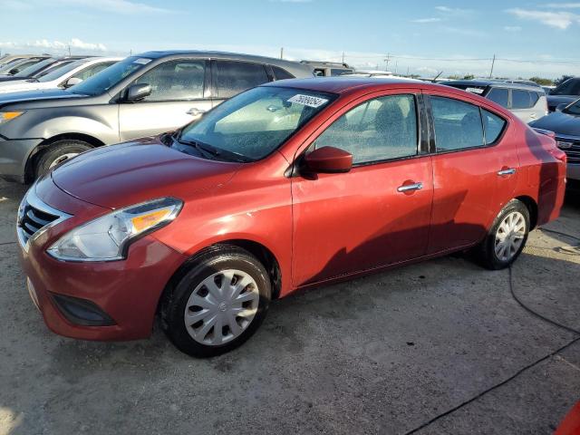 3N1CN7AP3JK413644 - 2018 NISSAN VERSA S RED photo 1