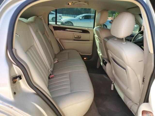 1LNHM81WX4Y632578 - 2004 LINCOLN TOWN CAR EXECUTIVE BEIGE photo 10