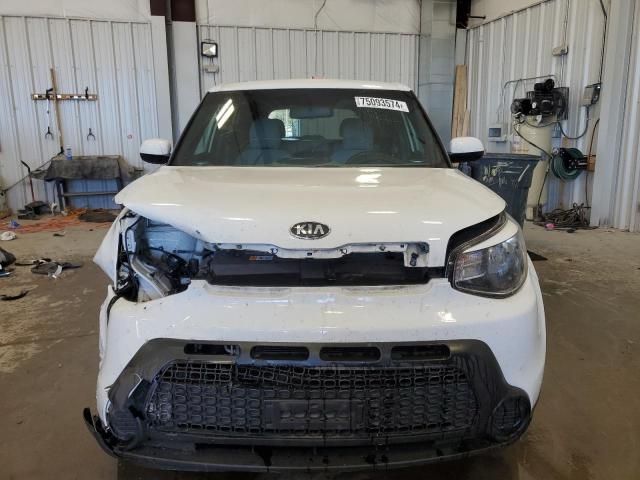 KNDJN2A24G7821878 - 2016 KIA SOUL WHITE photo 5