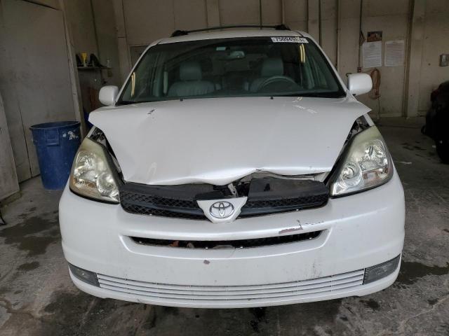 5TDBA22C84S028608 - 2004 TOYOTA SIENNA XLE WHITE photo 5