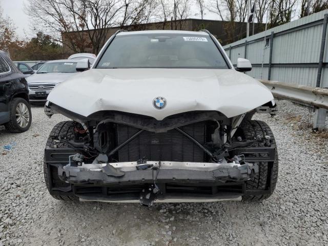 5UXCR6C55KLL11307 - 2019 BMW X5 XDRIVE40I WHITE photo 5