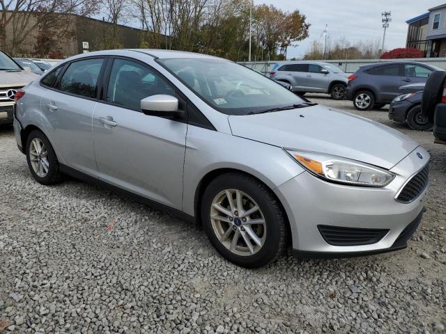 1FADP3F25JL306494 - 2018 FORD FOCUS SE SILVER photo 4