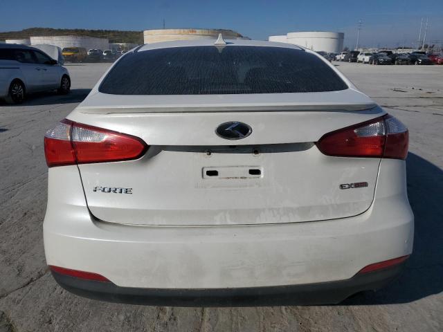 KNAFZ4A85F5374334 - 2015 KIA FORTE EX WHITE photo 6