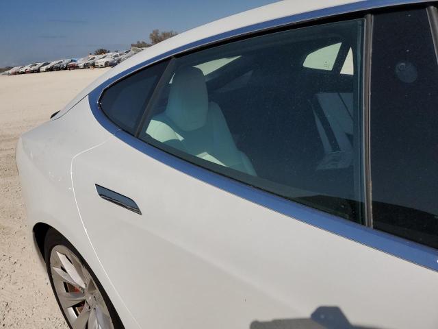 5YJSA1E43KF337399 - 2019 TESLA MODEL S WHITE photo 10