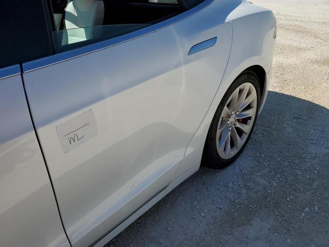 5YJSA1E43KF337399 - 2019 TESLA MODEL S WHITE photo 12