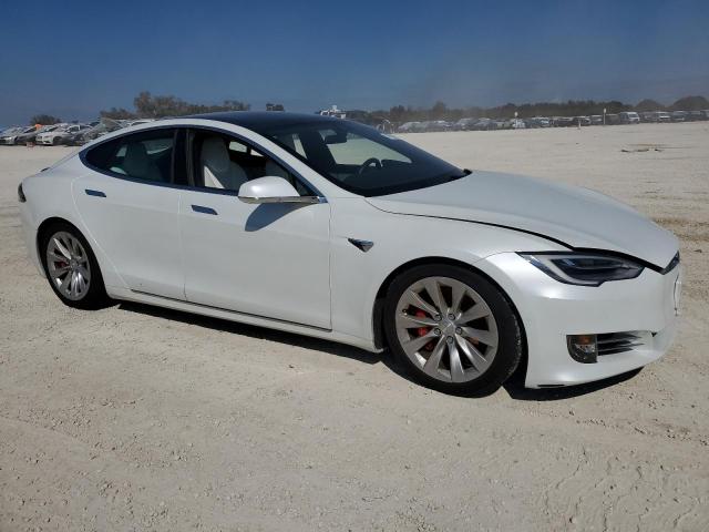 5YJSA1E43KF337399 - 2019 TESLA MODEL S WHITE photo 4