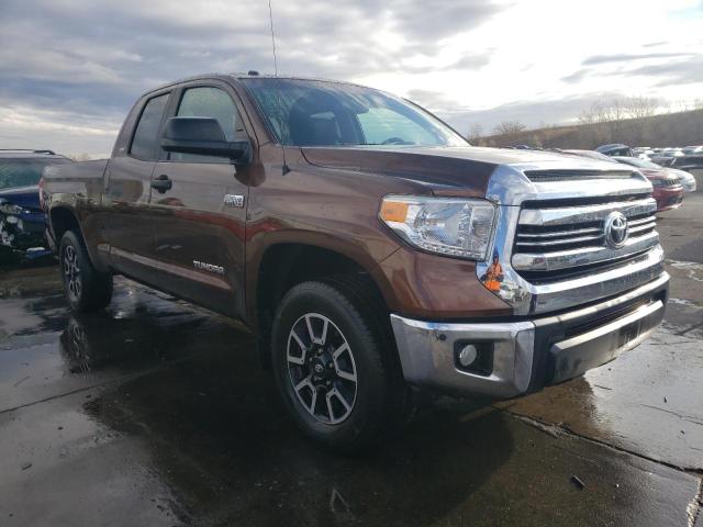 5TFUW5F16GX515664 - 2016 TOYOTA TUNDRA DOUBLE CAB SR/SR5 BROWN photo 4