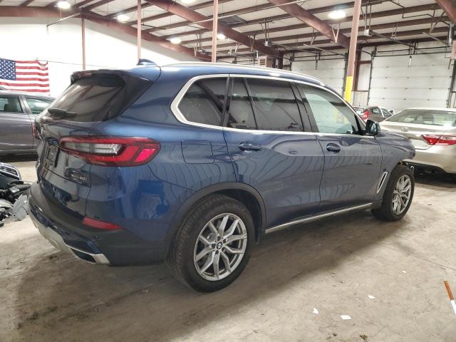 5UXCR6C08N9N06324 - 2022 BMW X5 XDRIVE40I BLUE photo 3