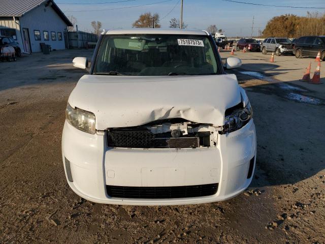 JTLKE50E481011077 - 2008 TOYOTA SCION XB WHITE photo 5