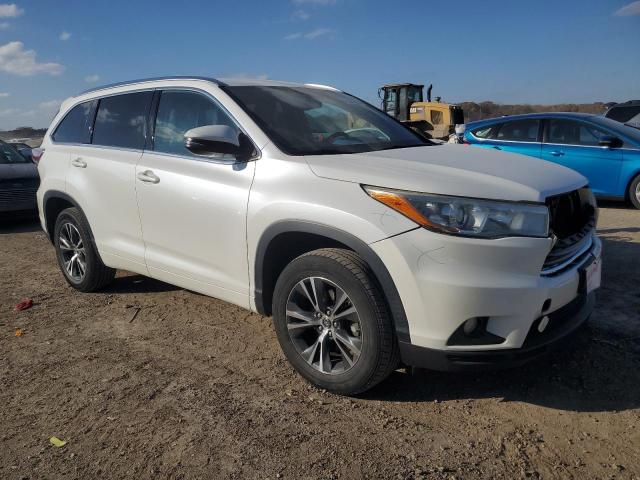 5TDKKRFH5GS164100 - 2016 TOYOTA HIGHLANDER XLE WHITE photo 4