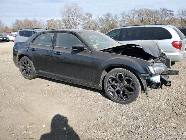 2C3CCABG7KH686061 - 2019 CHRYSLER 300 S BLACK photo 4