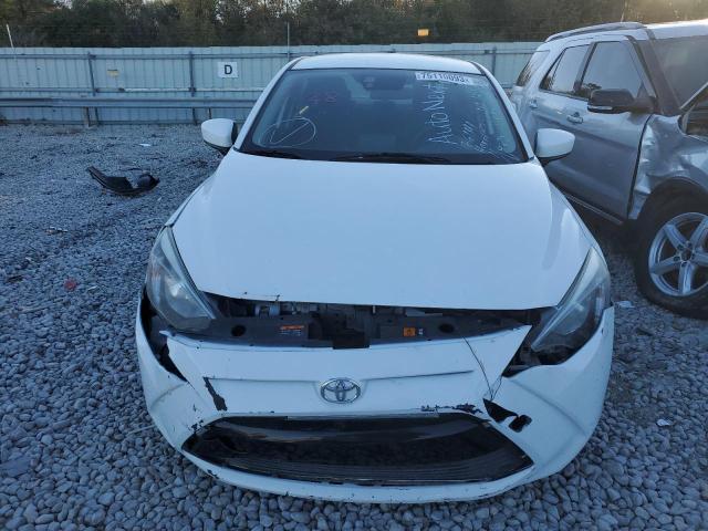 3MYDLBYV2HY166141 - 2017 TOYOTA YARIS IA WHITE photo 5