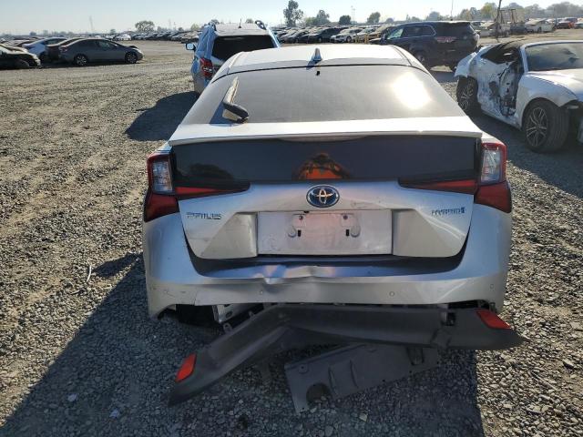 JTDKARFU5L3115927 - 2020 TOYOTA PRIUS L SILVER photo 6