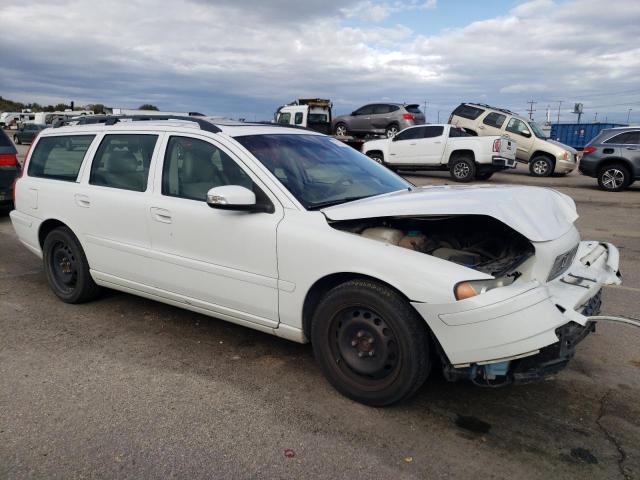 YV1SW612571663685 - 2007 VOLVO V70 WHITE photo 4