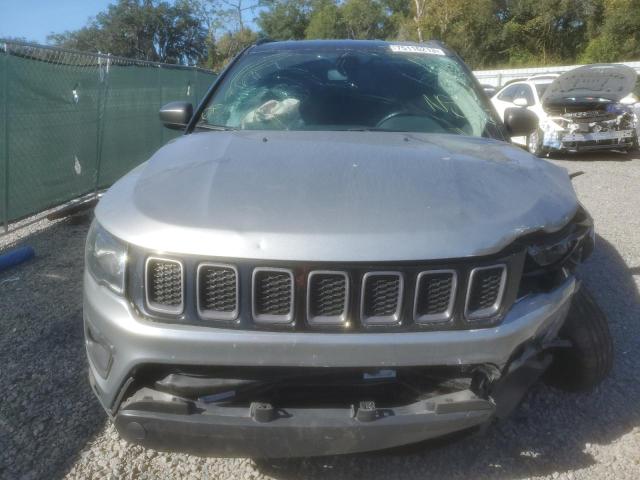 3C4NJDDB7KT739863 - 2019 JEEP COMPASS TRAILHAWK GRAY photo 5