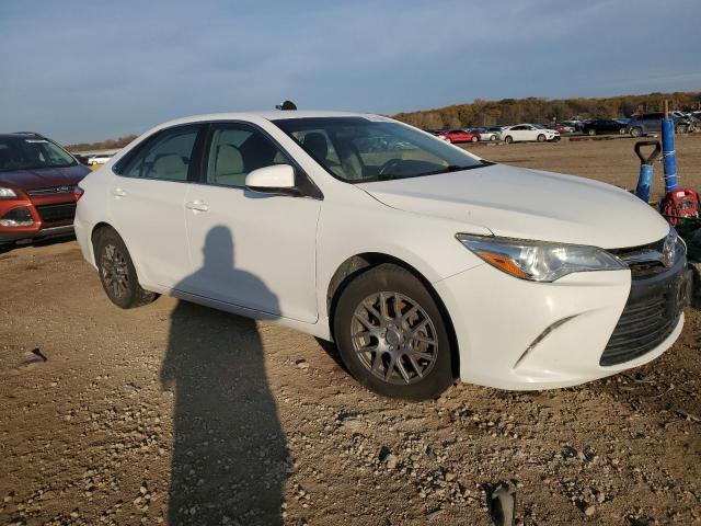 4T4BF1FK4FR453403 - 2015 TOYOTA CAMRY LE WHITE photo 4