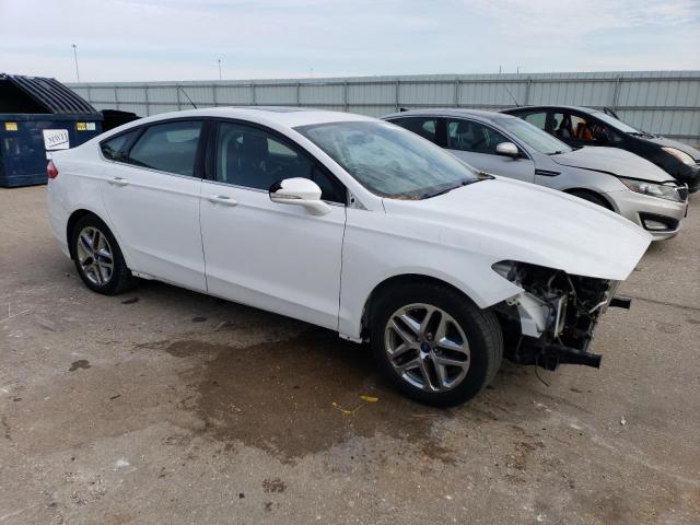 1FA6P0H71E5395779 - 2014 FORD FUSION SE WHITE photo 4