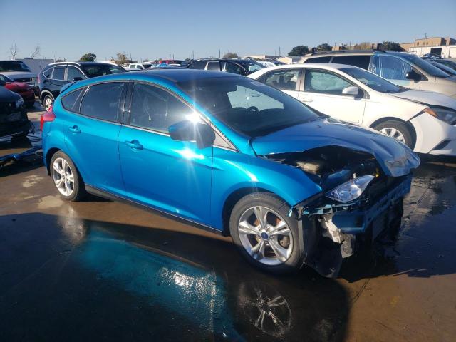 1FADP3K27EL195796 - 2014 FORD FOCUS SE BLUE photo 4