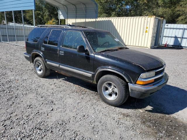 1GNCS13WXW2117585 - 1998 CHEVROLET BLAZER BLACK photo 4