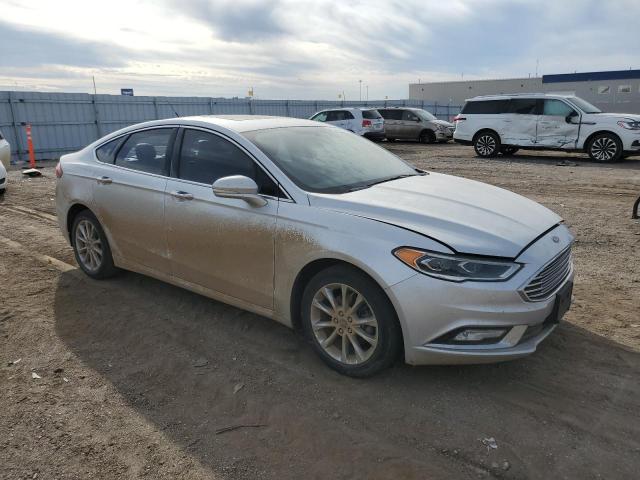 3FA6P0HD3HR393619 - 2017 FORD FUSION SE SILVER photo 4