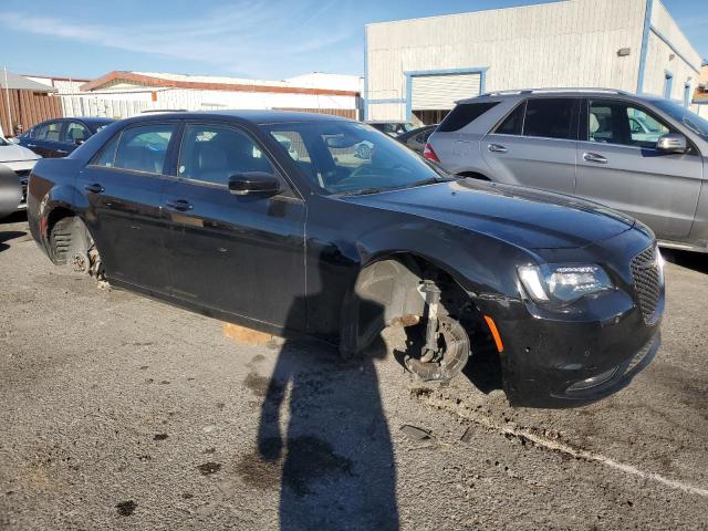 2C3CCABG6PH565450 - 2023 CHRYSLER 300 S BLACK photo 4