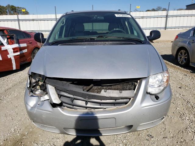 2C4GP54L75R370435 - 2005 CHRYSLER TOWN & COU TOURING ვერცხლისფერი ფოტო 5