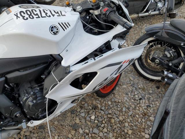 JYARM38E8PA005721 - 2023 YAMAHA YZFR7 WHITE photo 9