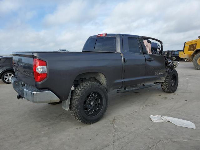 5TFUW5F13HX648643 - 2017 TOYOTA TUNDRA DOUBLE CAB SR/SR5 GRAY photo 3