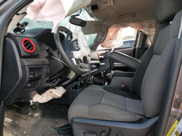5TFUW5F13HX648643 - 2017 TOYOTA TUNDRA DOUBLE CAB SR/SR5 GRAY photo 7