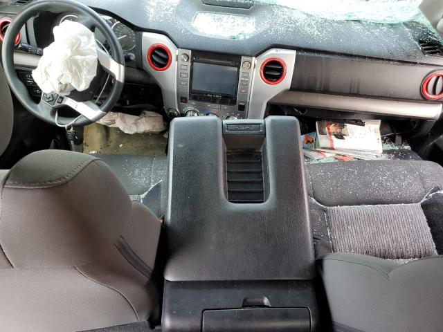 5TFUW5F13HX648643 - 2017 TOYOTA TUNDRA DOUBLE CAB SR/SR5 GRAY photo 8