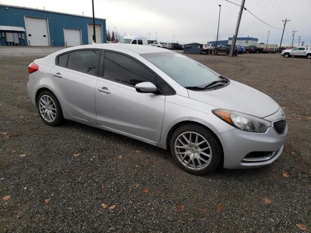 KNAFK4A69G5524207 - 2016 KIA FORTE LX SILVER photo 4