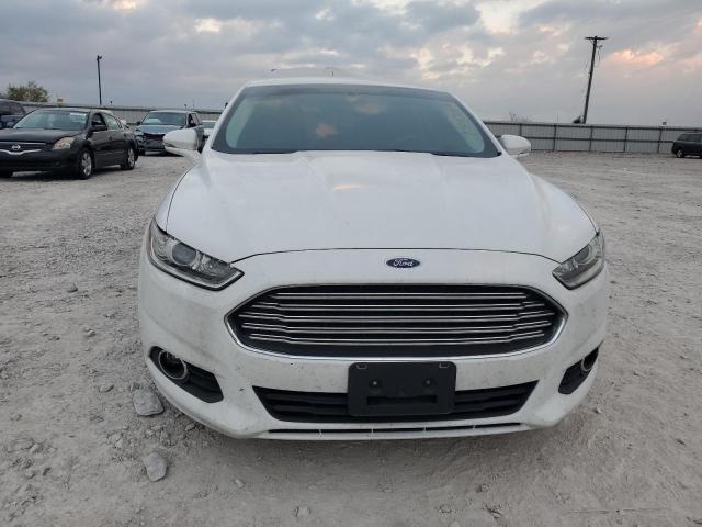 1FA6P0HD0G5126083 - 2016 FORD FUSION SE WHITE photo 5