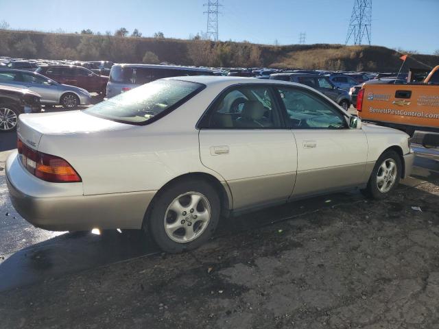 JT8BF22G0V0075185 - 1997 LEXUS ES 300 WHITE photo 3