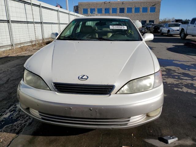 JT8BF22G0V0075185 - 1997 LEXUS ES 300 WHITE photo 5