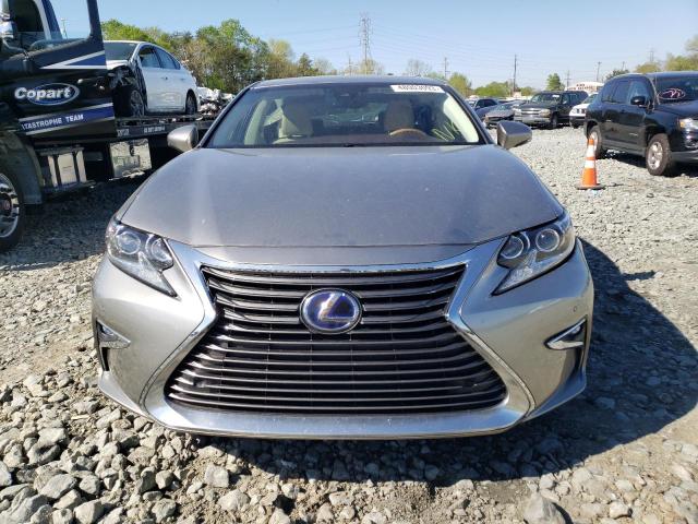 JTHBW1GG5H2143931 - 2017 LEXUS ES 300H SILVER photo 5