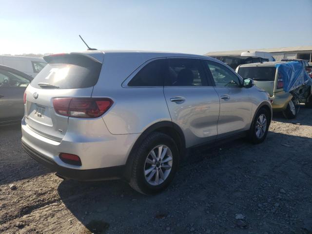 5XYPG4A31KG583086 - 2019 KIA SORENTO L SILVER photo 3