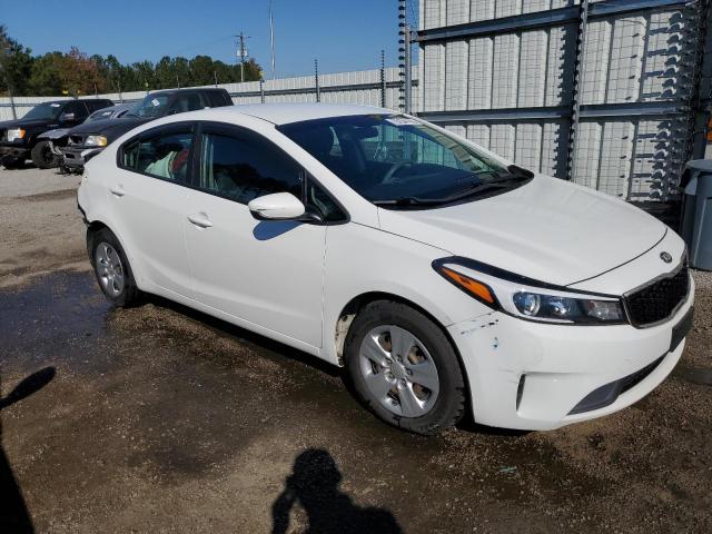 3KPFK4A72JE247617 - 2018 KIA FORTE LX WHITE photo 4