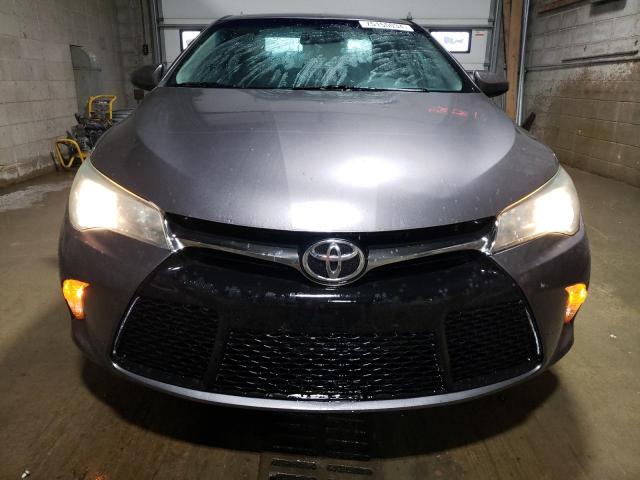 4T1BF1FK1FU879320 - 2015 TOYOTA CAMRY LE GRAY photo 5