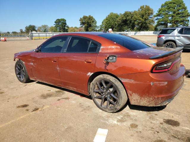 2C3CDXBG2LH175200 - 2020 DODGE CHARGER SXT ORANGE photo 2